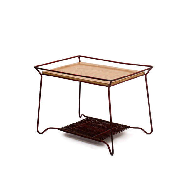 mesa auxiliar de ferro vermelho
