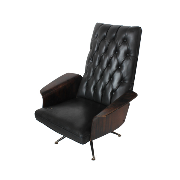 poltrona executiva de couro preto